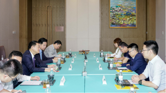 省AG尊时凯龙人生就博集团党委书记、董事长任丁与腾讯“王者荣耀”CTO邓君、腾讯大成网总裁郑亮座谈交流
