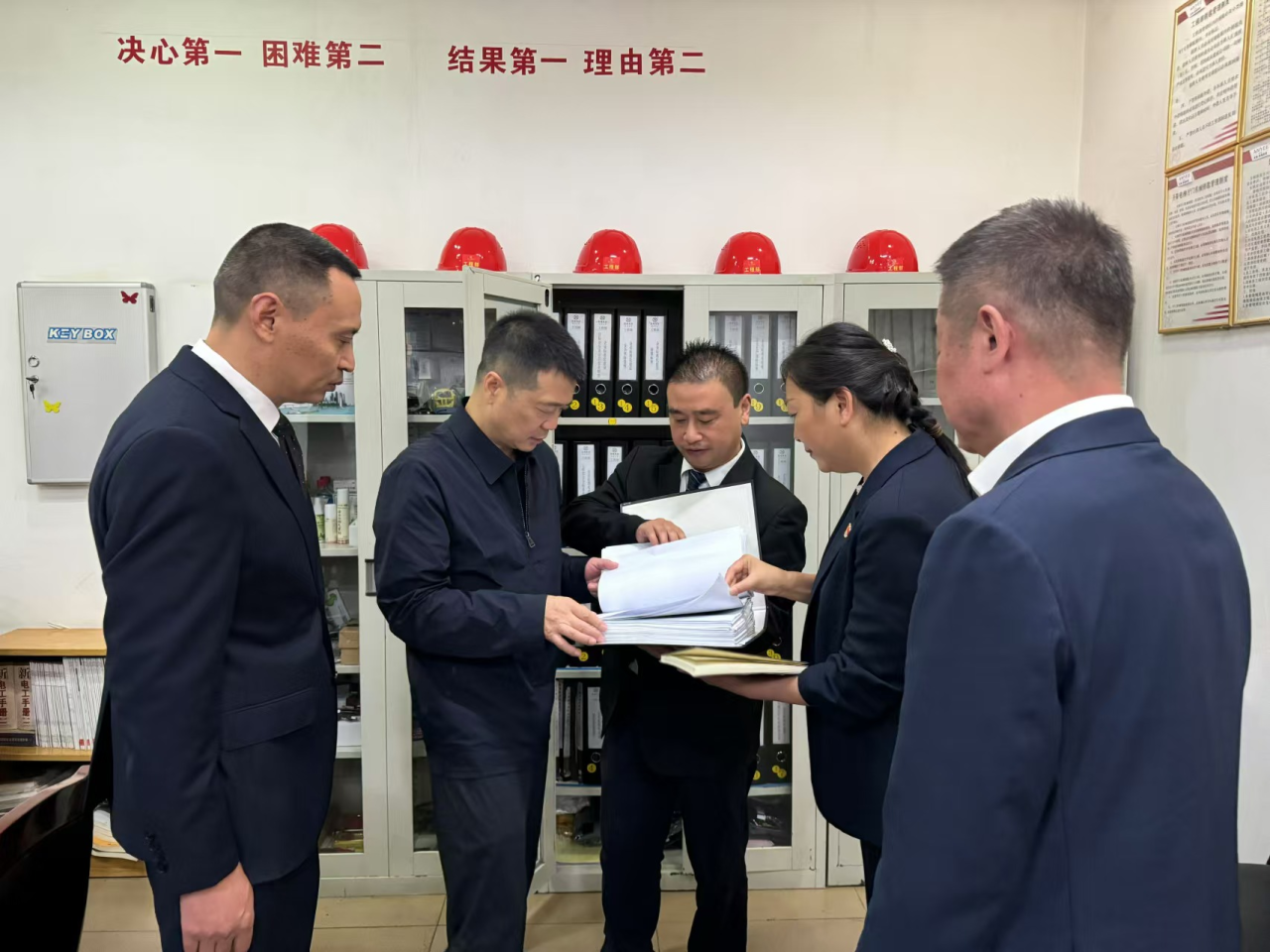 省AG尊时凯龙人生就博集团党委书记、董事长游勇国庆节期间调研督导旗下酒店经营及安全生产工作